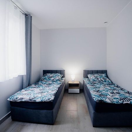 Hotel Osrodek Wypoczynkowy Wratislavia Radzyń Esterno foto